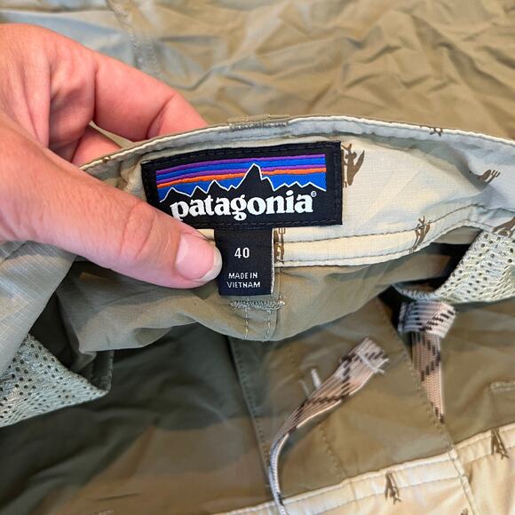 PATAGONIA Men's Stretch Wavefarer Walk Shorts 20" Size 40 - Picture 7 of 9